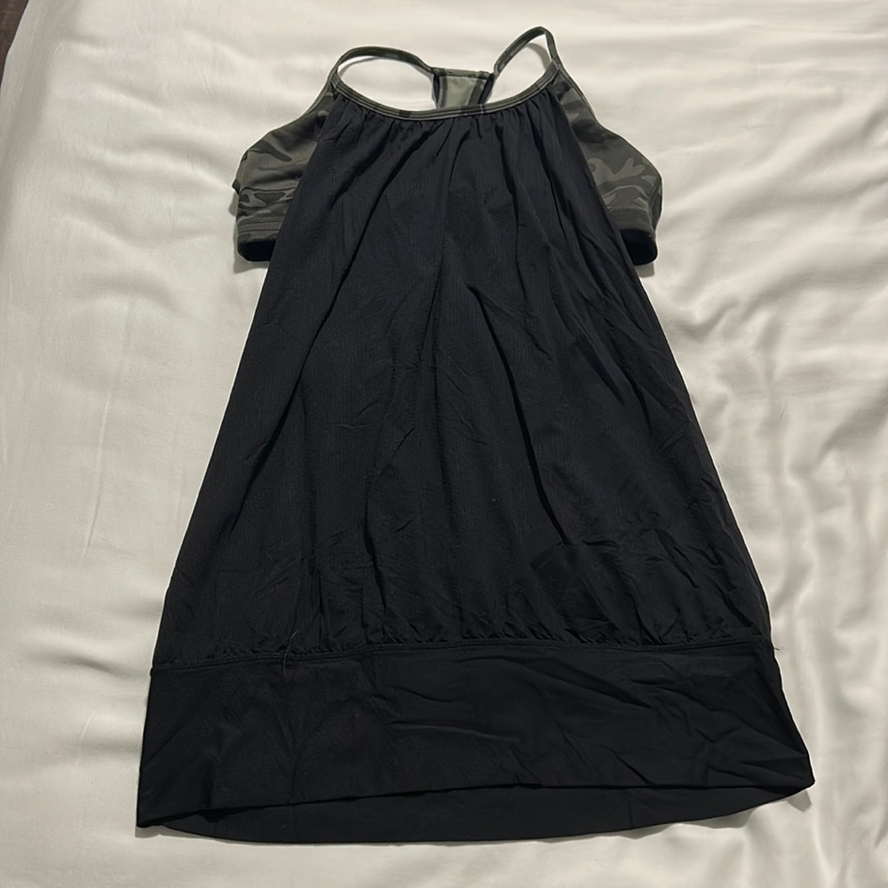Lululemon Size 10 tank top with built in bra
